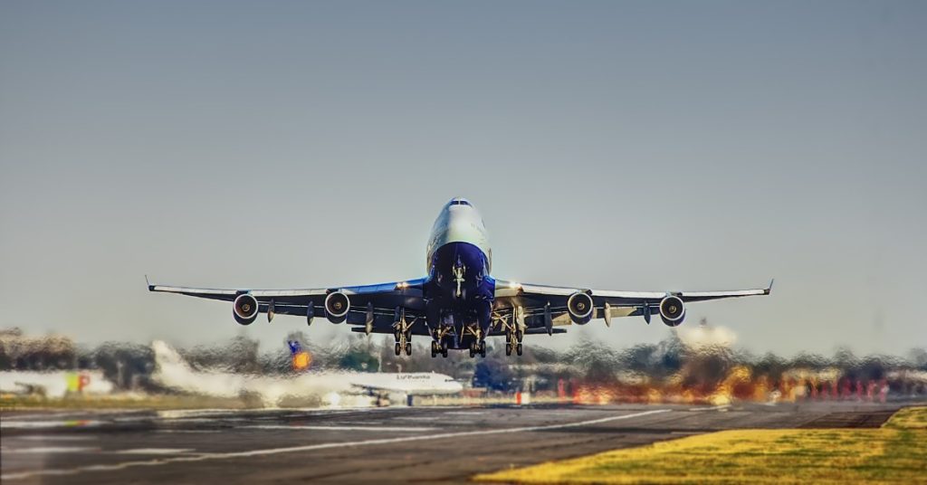 How Do Strong Winds Affect Takeoff and Landing?