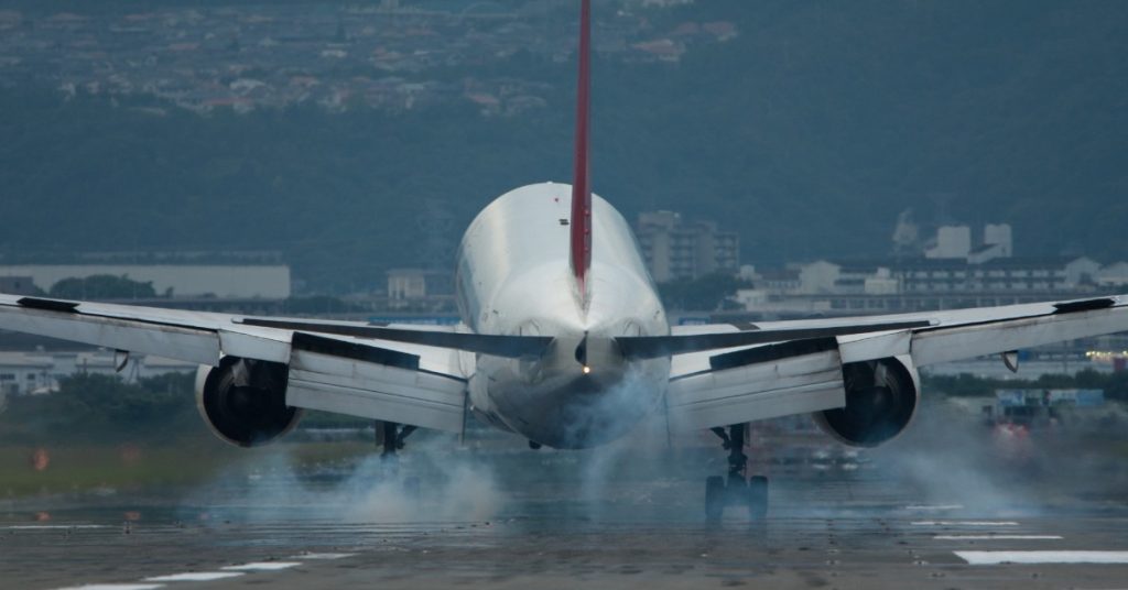 Why Does a Hard Airplane Landing Happen — and Should You Be Worried?
